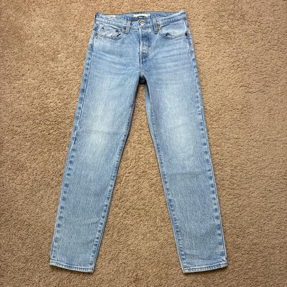 Denim - Levi's Premium Wedgie Stretch Light Wash Blue Jeans Size 26